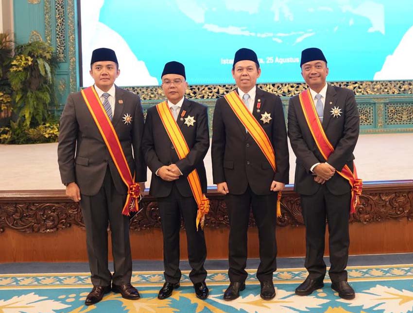 Ketua DPD-Penghargaan-05-upload